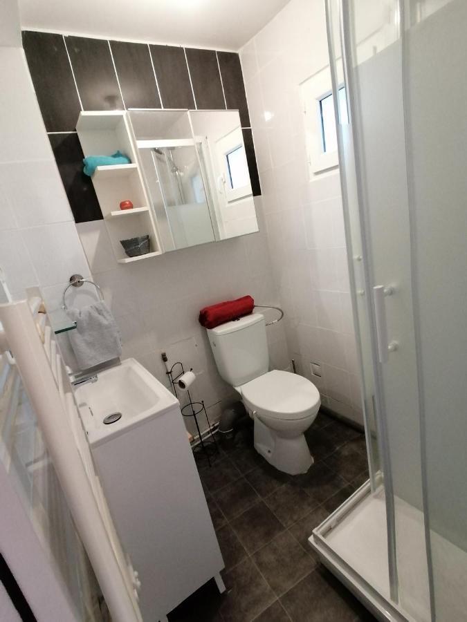Charmant Appartement Independant, 5 Mn De Rouen, Avec Terrasse, Refait A Neuf Franqueville-Saint-Pierre Exterior foto
